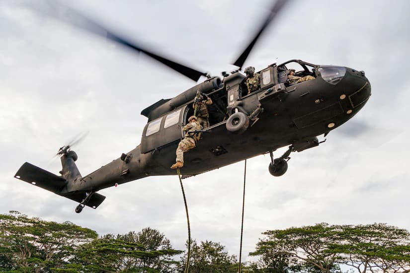 Lightning Academy Bolsters Army Fast Rope Training
